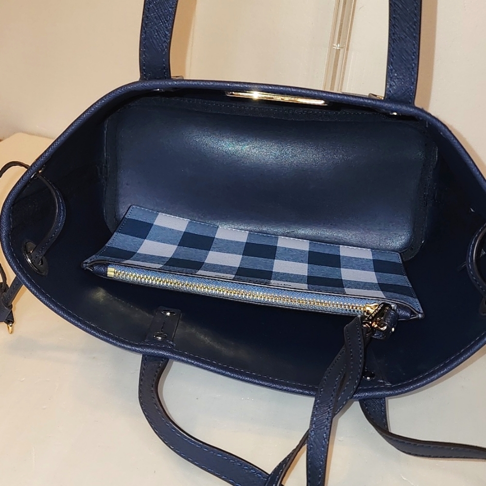 Michael Kors Small Tote Bag - Picture 6 of 13